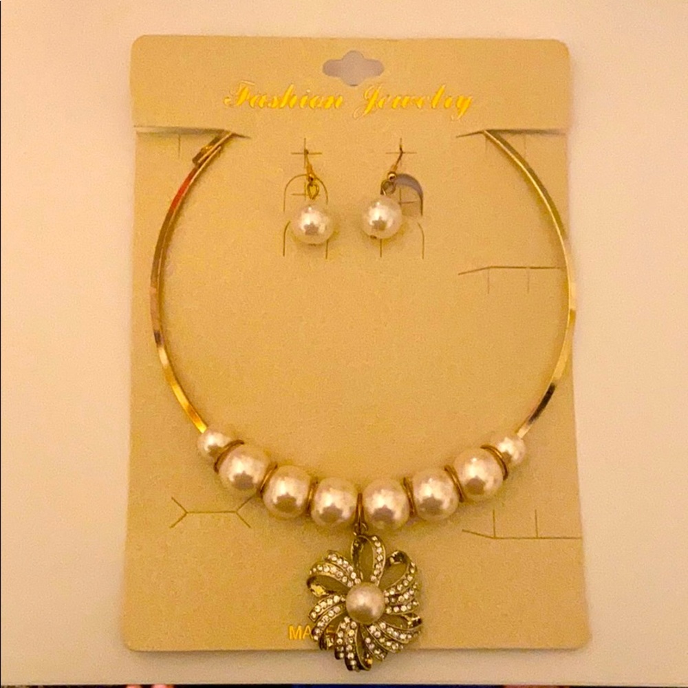 Gold Clip-On Necklace with Pearls